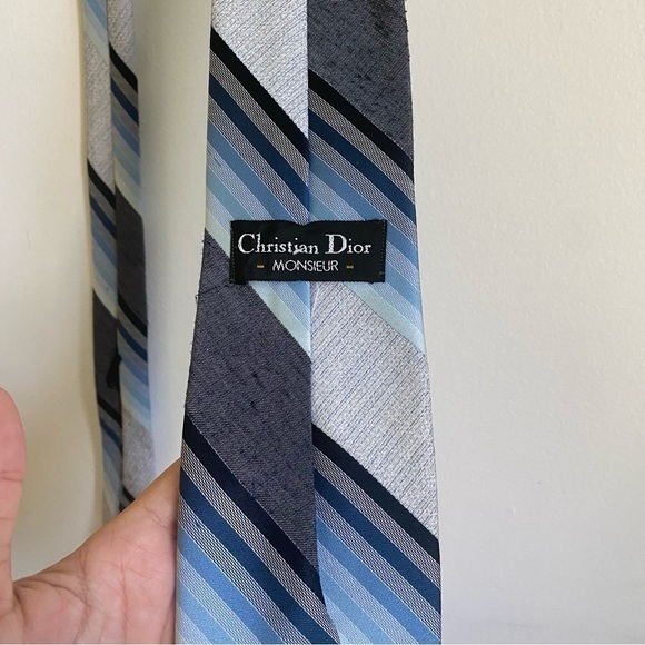 Vintage Christian Dior Monsieur Tie in Diagonal Blue Shades - Picture 5 of 8